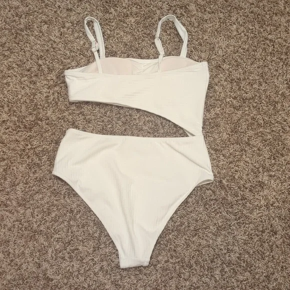 Shade & Shore white ribbed sleeveless cutout one piece swimsuit - Picture 8 of 9